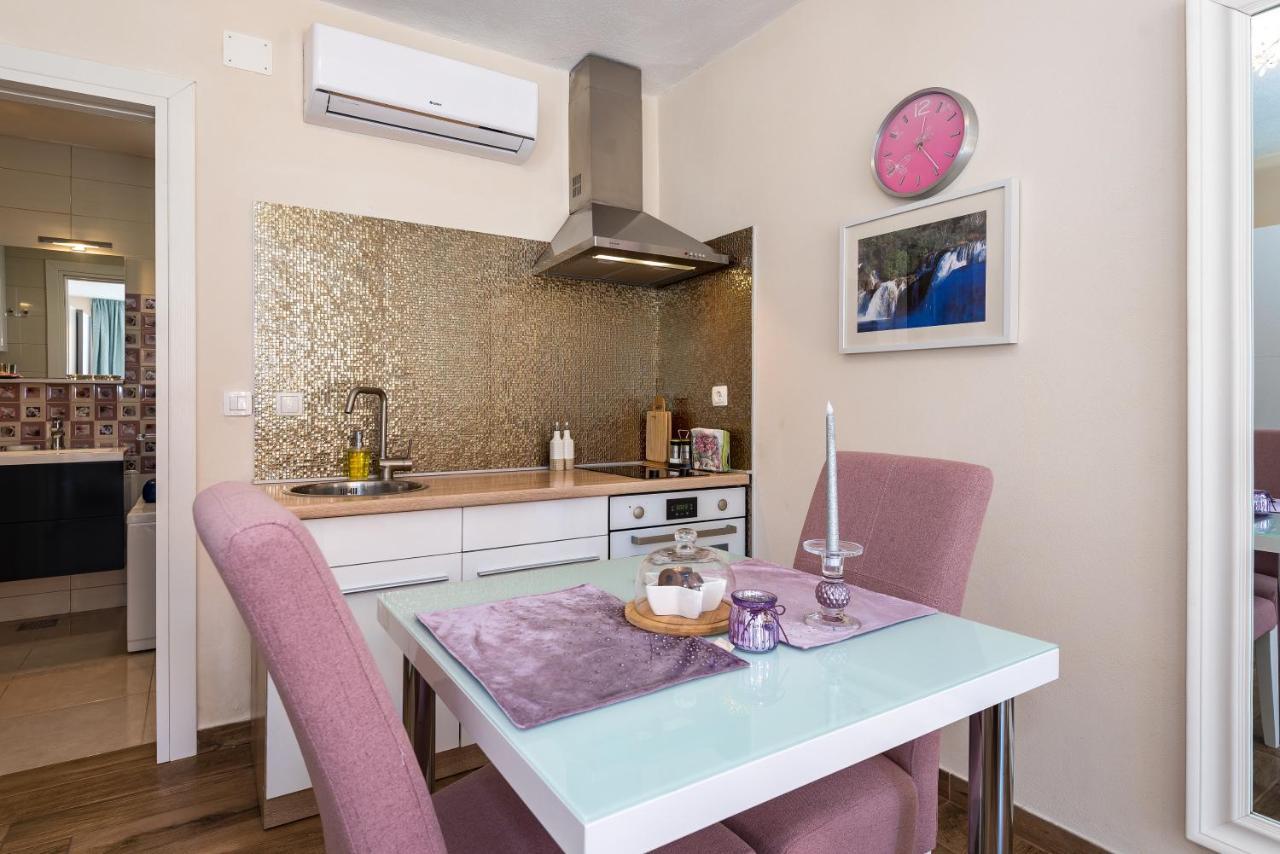Apartments Stella Mariela シベニク エクステリア 写真