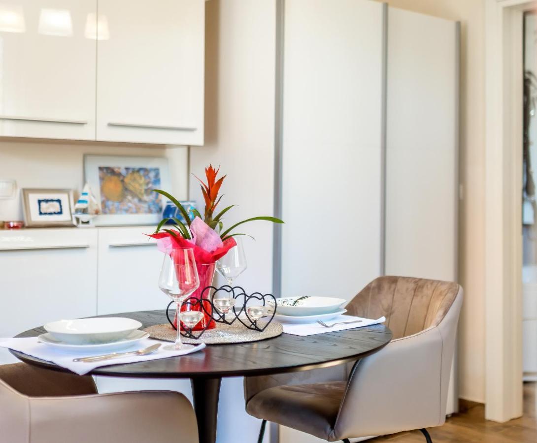 Apartments Stella Mariela シベニク エクステリア 写真