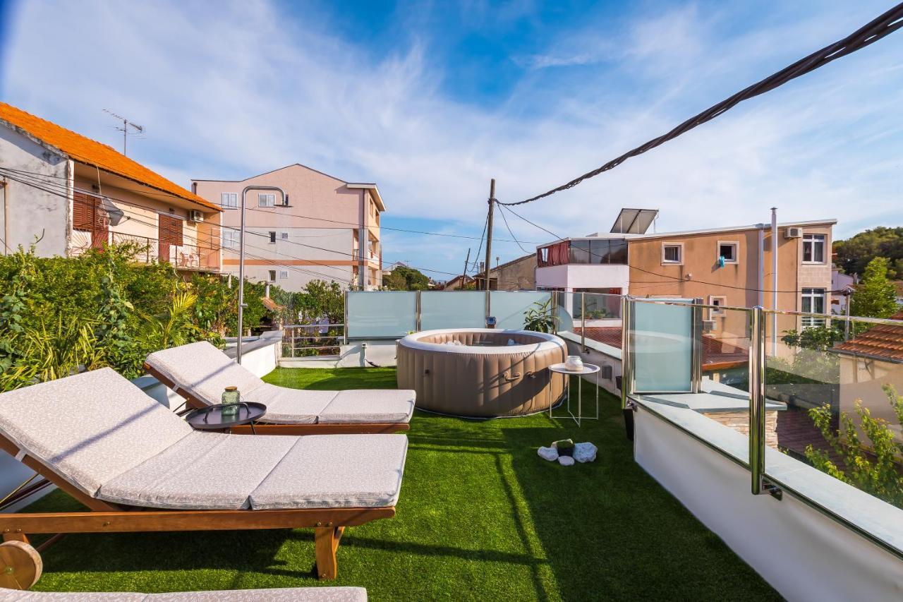 Apartments Stella Mariela シベニク エクステリア 写真