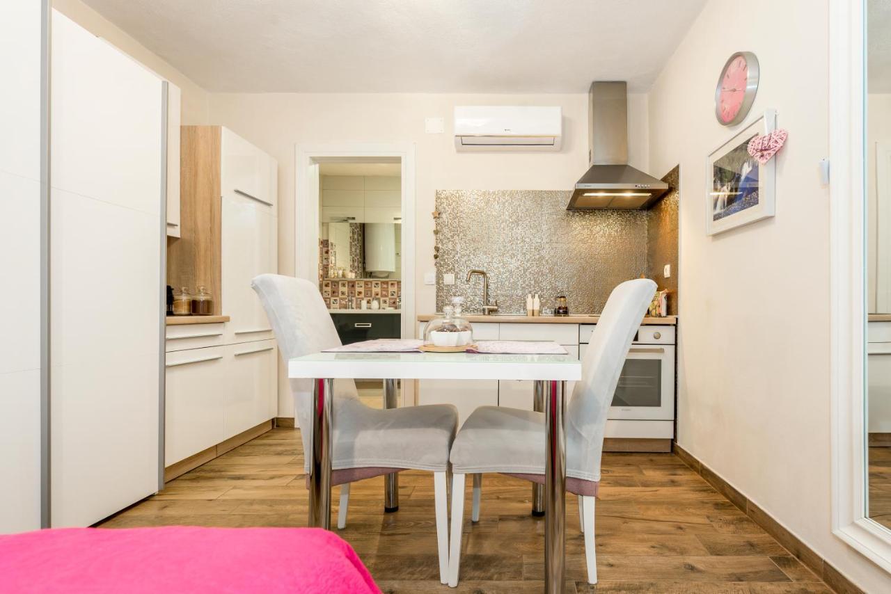 Apartments Stella Mariela シベニク エクステリア 写真