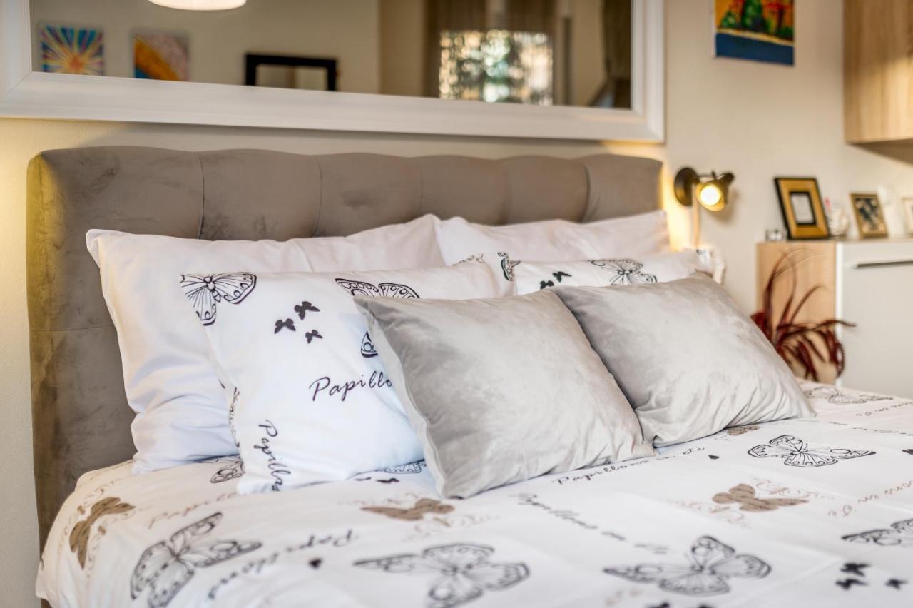 Apartments Stella Mariela シベニク エクステリア 写真