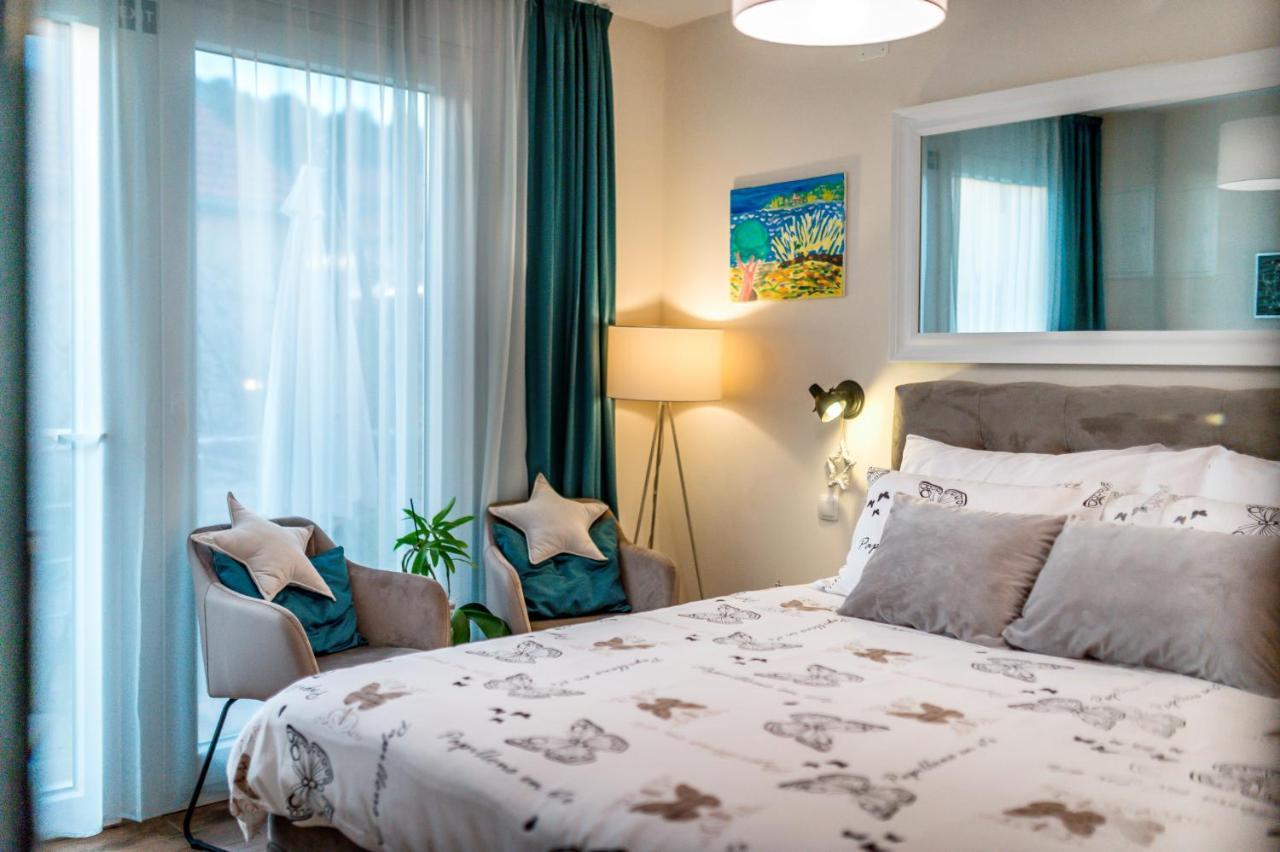Apartments Stella Mariela シベニク エクステリア 写真