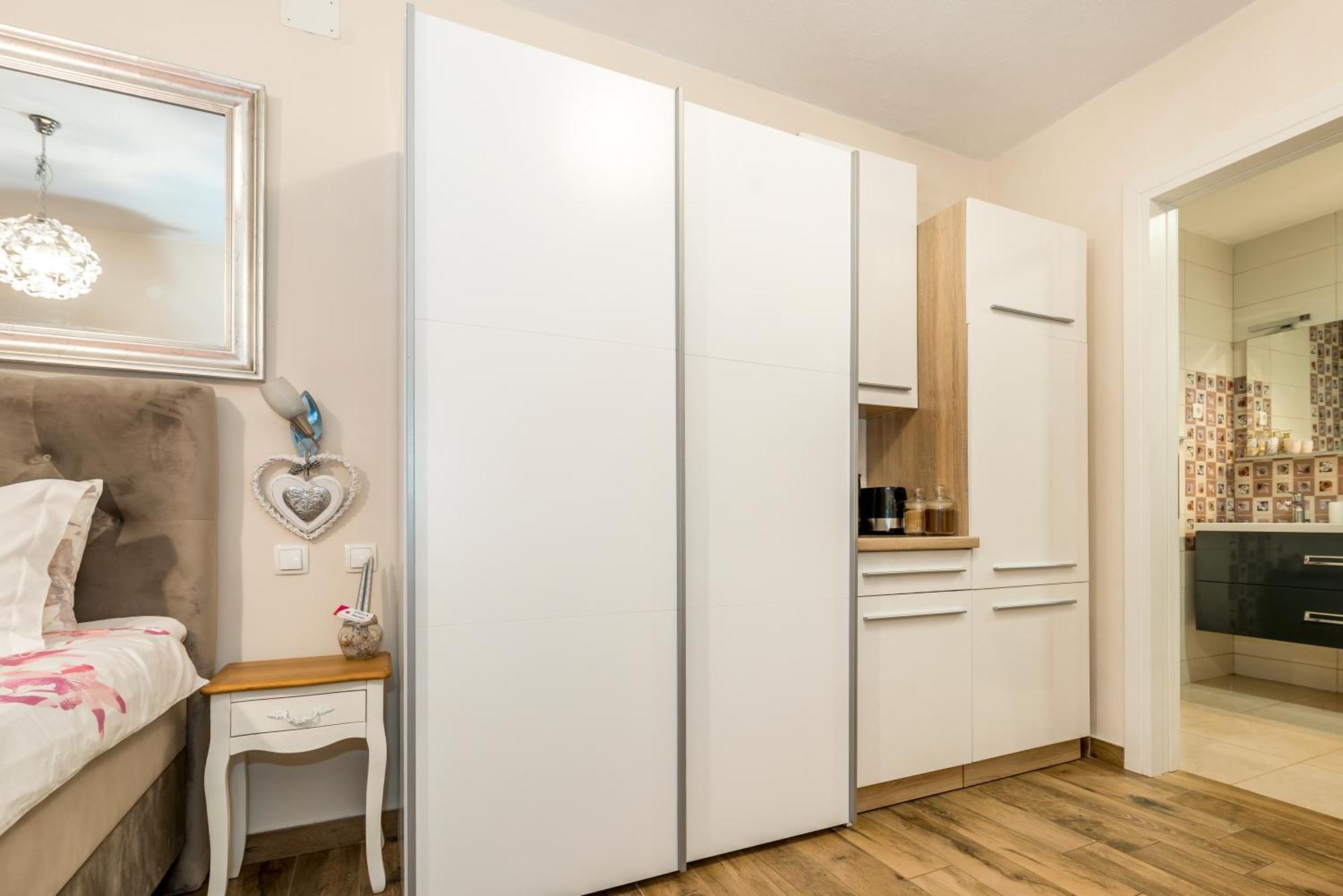 Apartments Stella Mariela シベニク 部屋 写真
